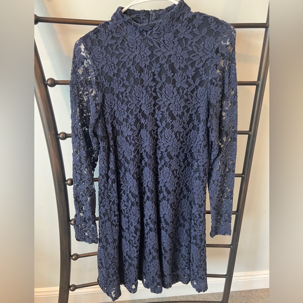Navy blue lace dress perfect for holiday parties!